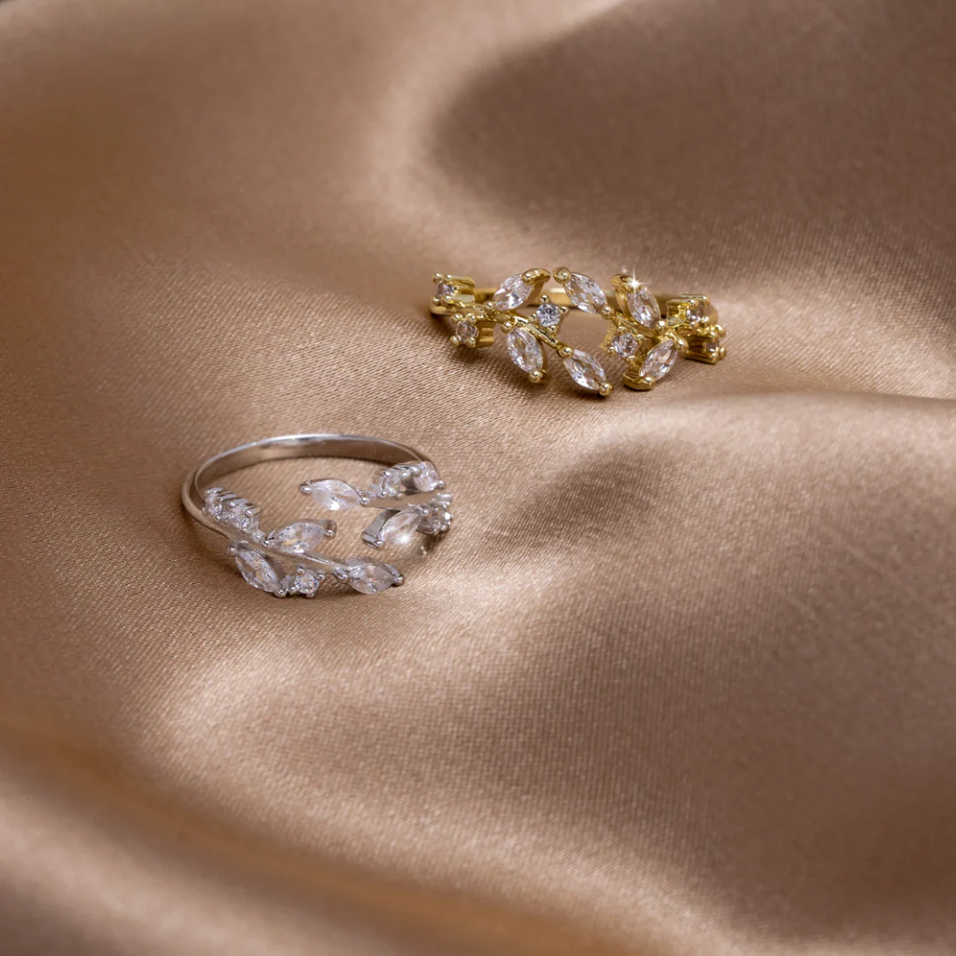 18K Gold Crystal Vine Ring - Image 5