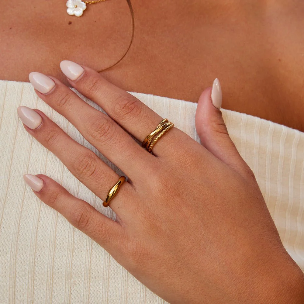 Ara Twisted Crossed Ring - Image 6
