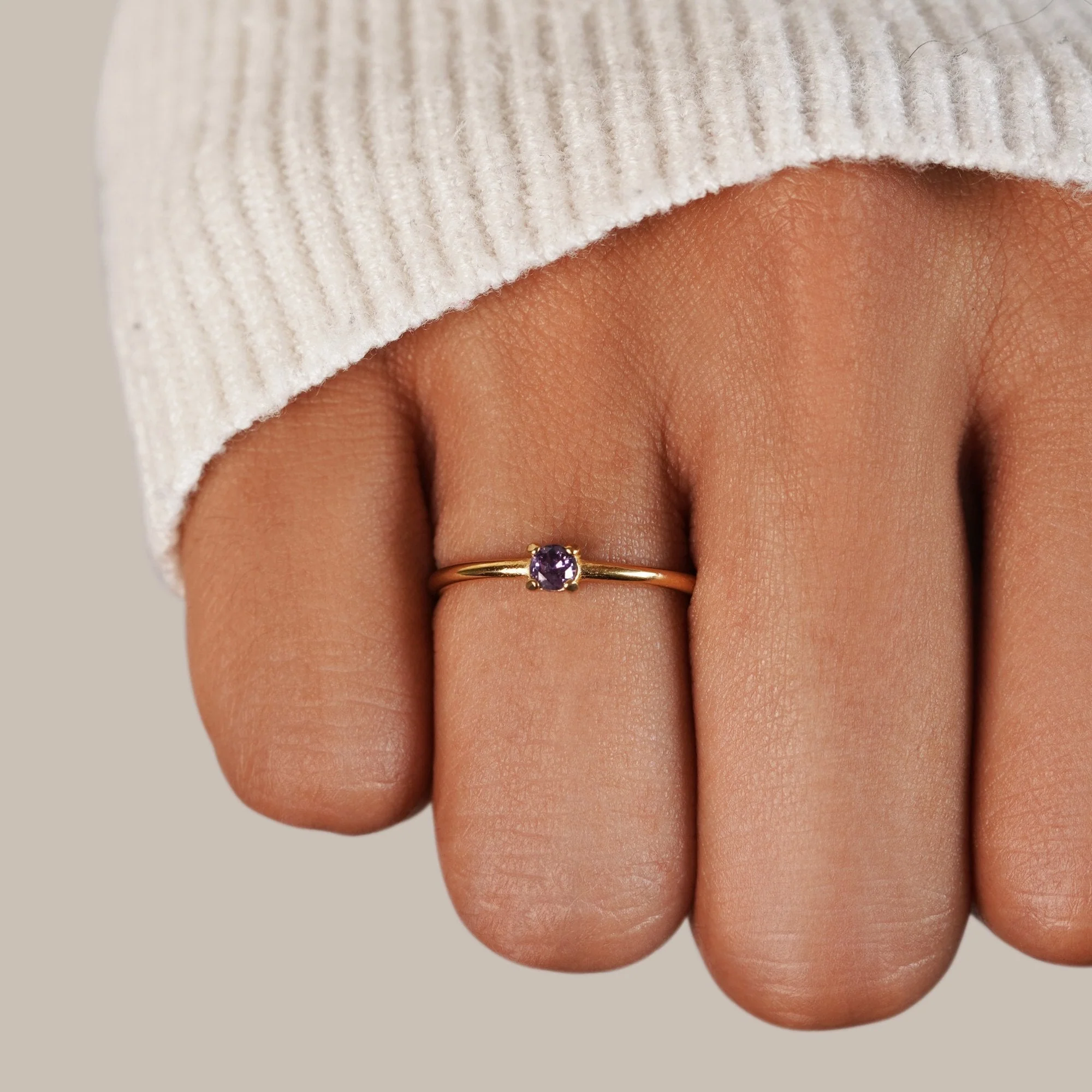 February Birthstone 18K Gold Ring - Image 2