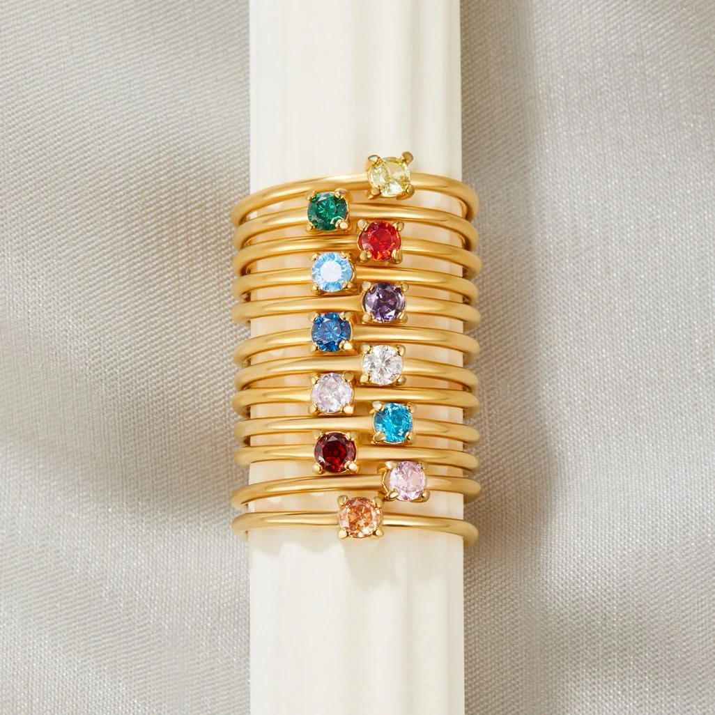 February Birthstone 18K Gold Ring - Image 4