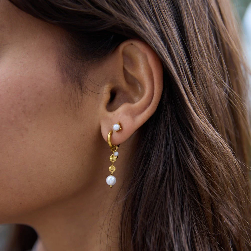 Sofia Pearl Stud Earrings - Image 4