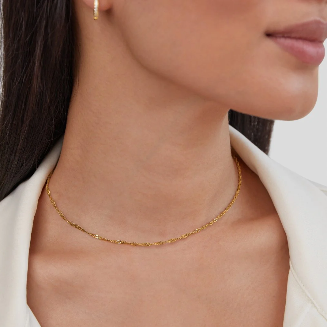 Mila Twist Gold Chain Necklace - Image 2
