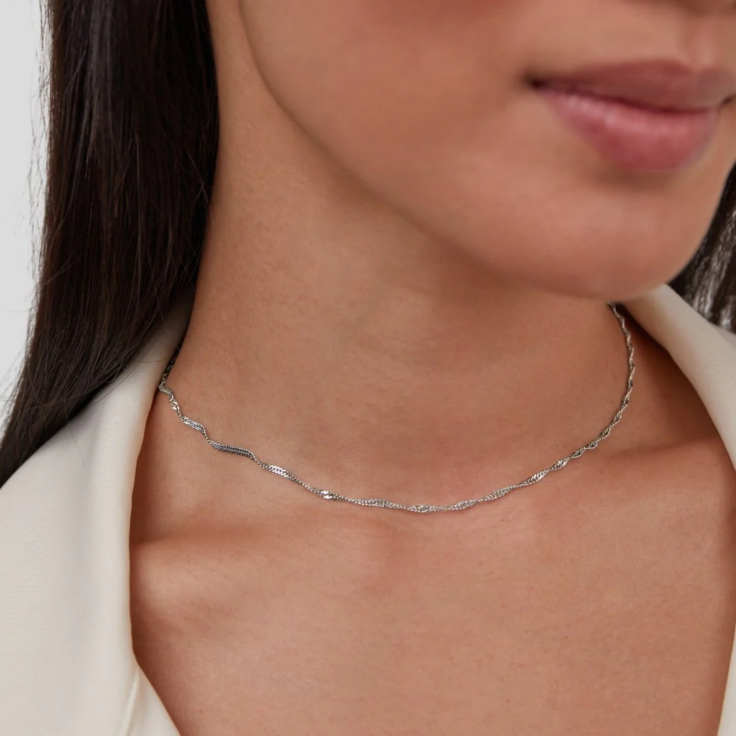 Mila Twist Silver Chain Necklace - Image 2