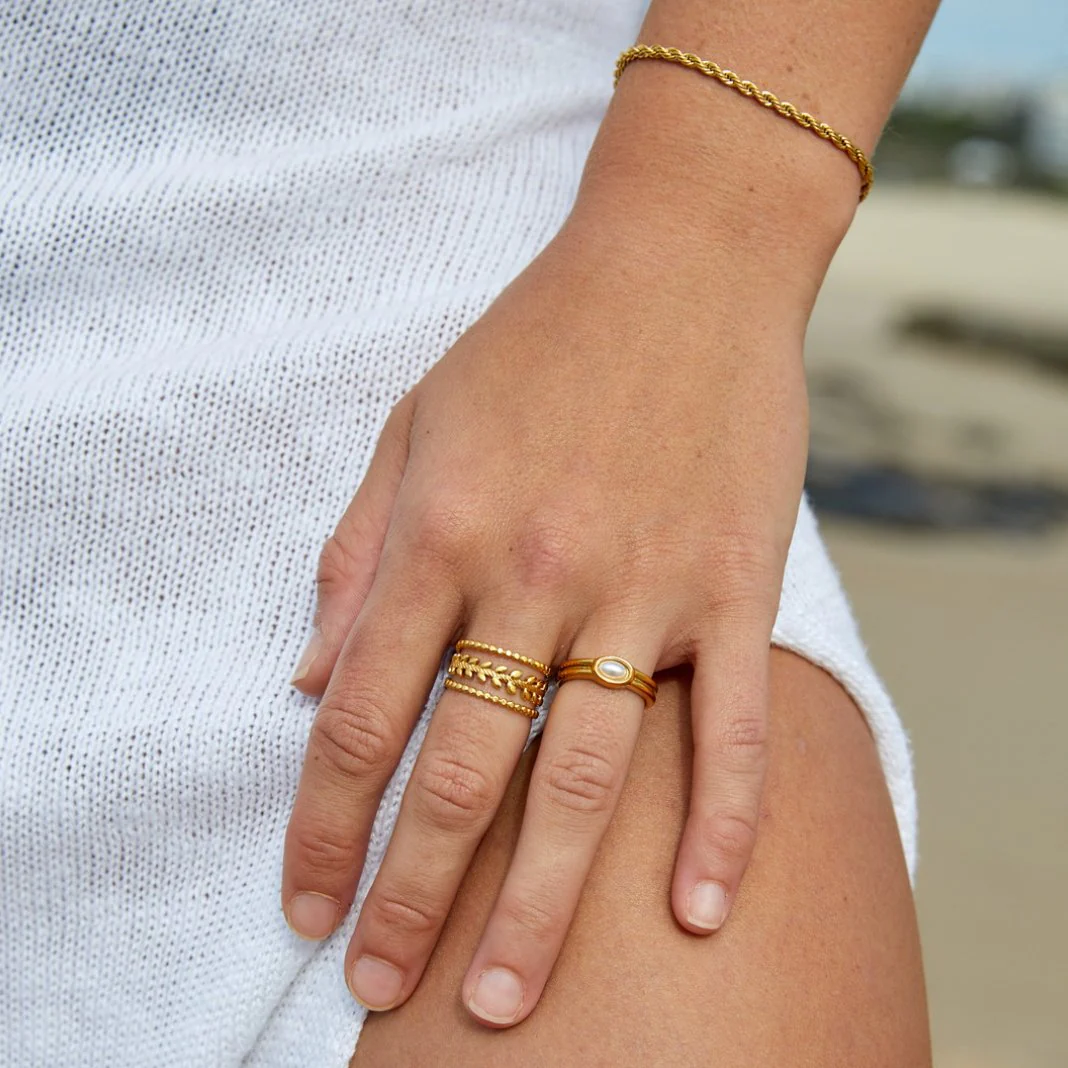 Twisted 18K Gold Bracelet - Image 7